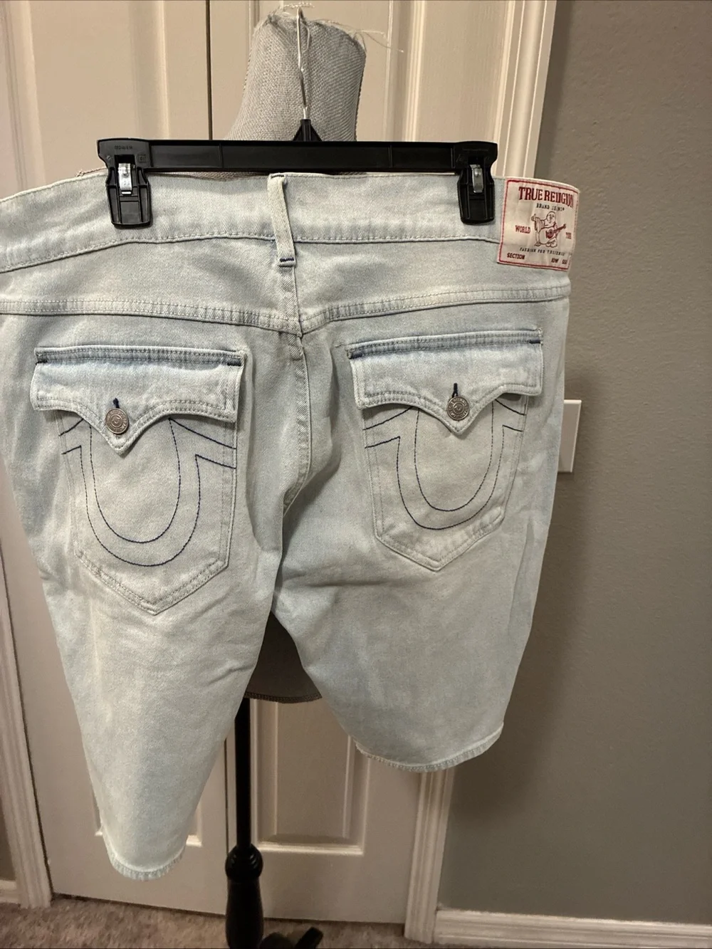 True religion mens Rocco’s relax skinny shorts size 42